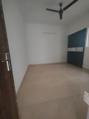 Room in 3 BHK Apartment at Gulshan Bellina, Sector 16 Greater Noida – for Sale