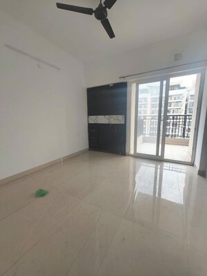 Room in 3 BHK Apartment at Gulshan Bellina, Sector 16 Greater Noida – for Sale