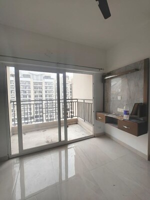 Room in 3 BHK Apartment at Gulshan Bellina, Sector 16 Greater Noida – for Sale