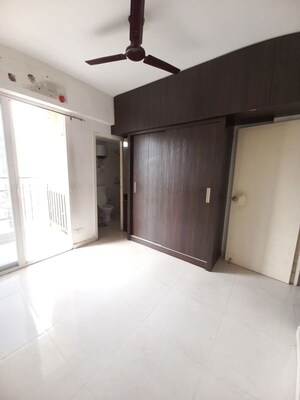 Room in 2 BHK Apartment at Signature Global The Millennia, Sector 37d – for Rent