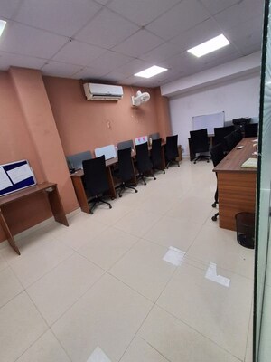  Office Space For Rent in Sector 63