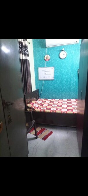 Bedroom in 2 BHK Builder Floor at Postal Park – for Rent