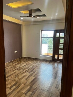 Room in 3 BHK Builder Floor at Parklands, Sector 85 – for Rent