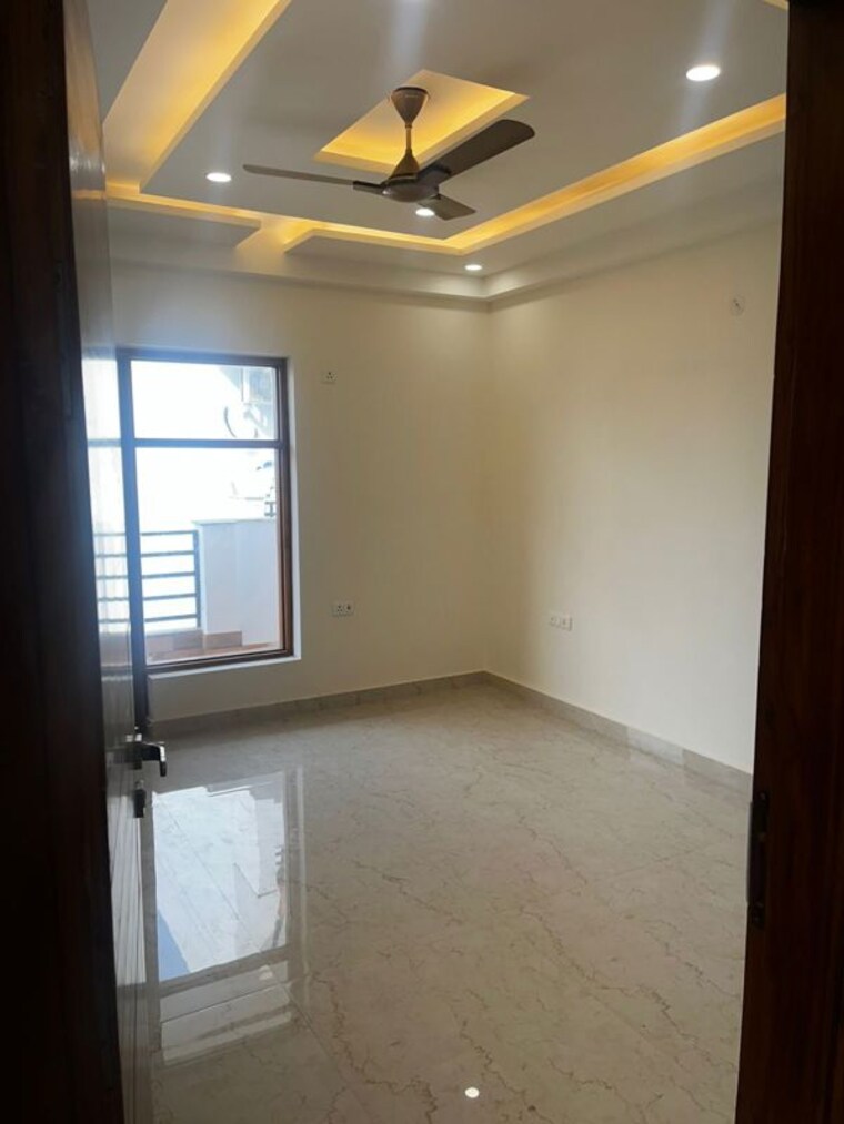 Room, parklands 3 Bedroom 2250 Sq.Ft. Builder Floor In Sector 85 Faridabad 10611666