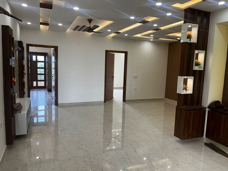 Room, parklands 3 Bedroom 2250 Sq.Ft. Builder Floor In Sector 85 Faridabad 10611666