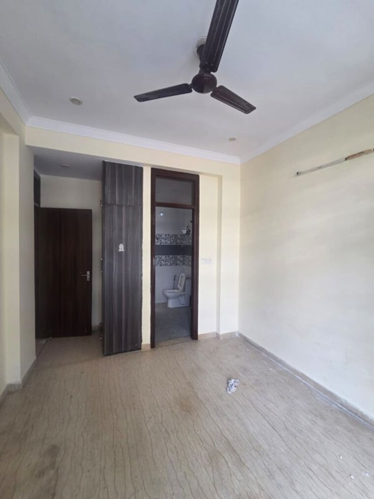 Room, sector 4 3 Bedroom 250 Sq.Yd. Builder Floor In Sector 4 Gurgaon 10611694