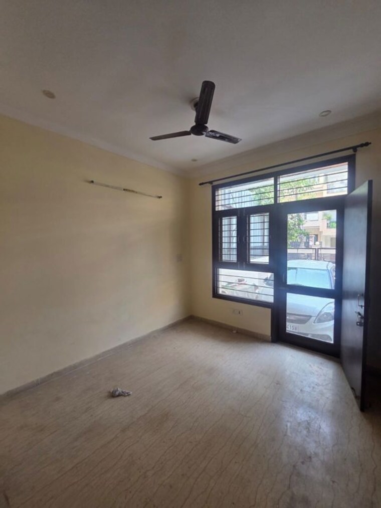 Room, sector 4 3 Bedroom 250 Sq.Yd. Builder Floor In Sector 4 Gurgaon 10611694