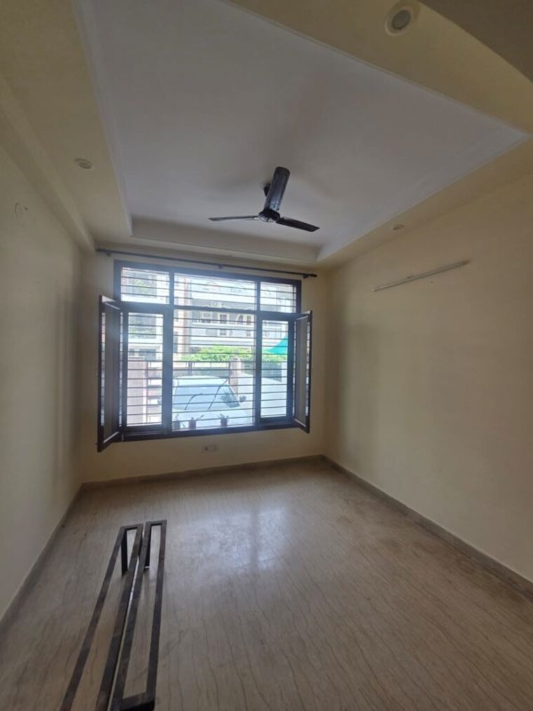 Room, sector 4 3 Bedroom 250 Sq.Yd. Builder Floor In Sector 4 Gurgaon 10611694