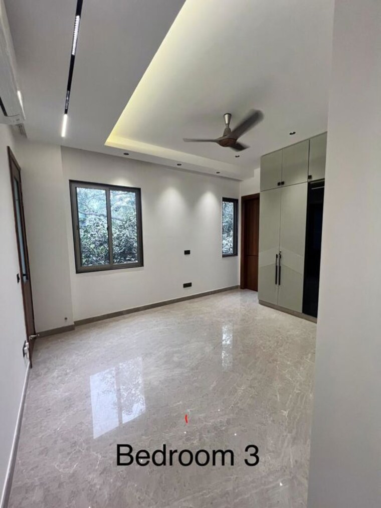 Room, safdarjung enclave 3.5 Bedroom 2000 Sq.Ft. Builder Floor In Safdarjung Enclave Delhi 10611696