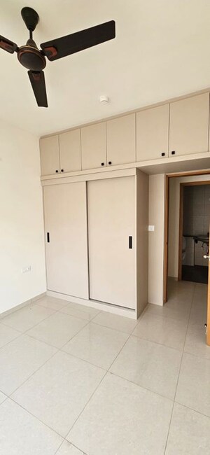 Room in 2 BHK Apartment at Sobha Dream Gardens, Thanisandra Main Road – for Rent