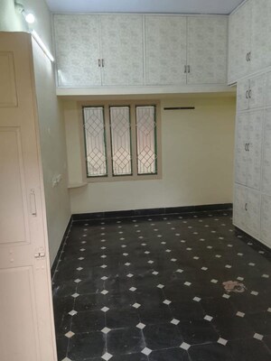 Room in 1.5 BHK Independent House at Kotha Pet – for Sale