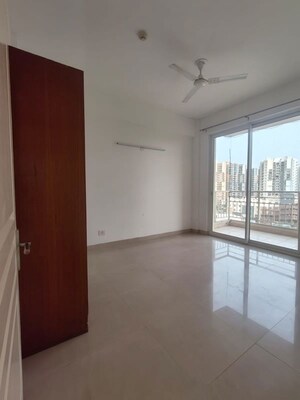 Room in 4 BHK Apartment at Alphacorp Gurgaon One 84, Sector 84 – for Rent
