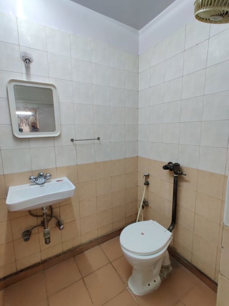 Bathroom, sita-gita-apartments 2 Bedroom 760 Sq.Ft. Apartment In Bandra West Mumbai 10611708