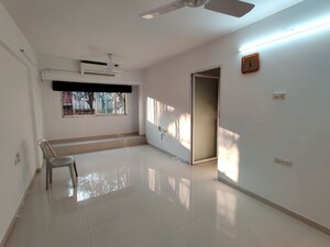 Furnished Amenities in 2 BHK Apartment at Sita Gita Apartments, Bandra West – for Rent
