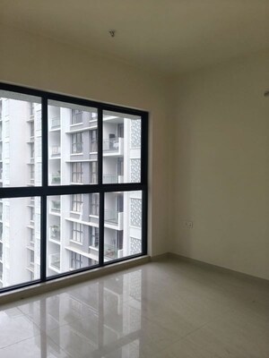 Room in 2 BHK Apartment at Lodha Woods, Kandivali East – for Rent