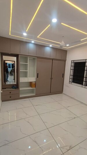Room in 3 BHK Apartment at Trendsquares Ambience, Thanisandra Main Road – for Rent
