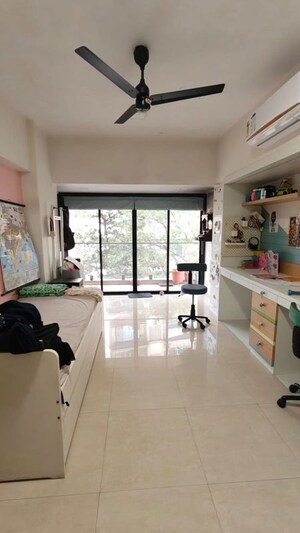 Bedroom in 3 BHK Apartment at Chembur – for Rent