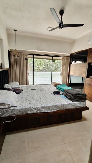Bedroom in 3 BHK Apartment at Chembur – for Rent