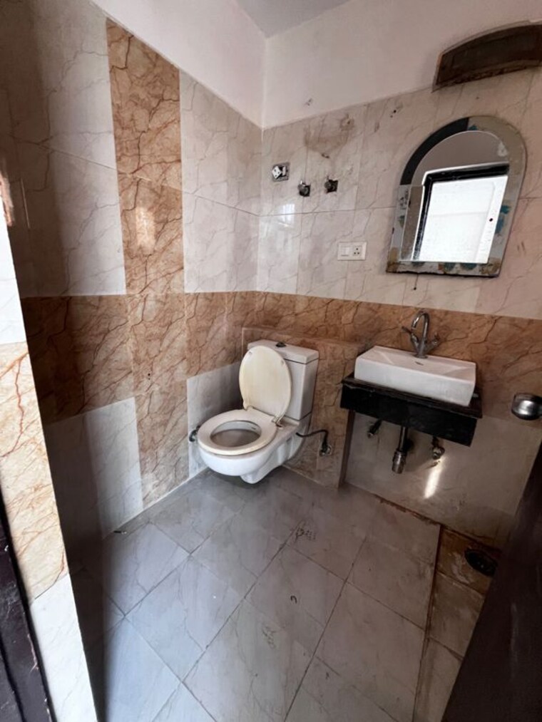 Bathroom, kw-srishti-phase-ii 2.5 Bedroom 1250 Sq.Ft. Apartment In Raj Nagar Extension Ghaziabad 10611770