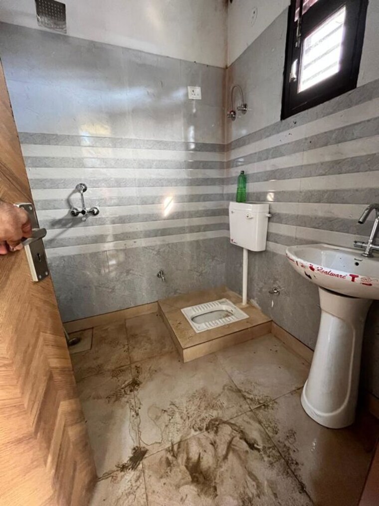 Living Room, aimnabad 2 Bedroom 1050 Sq.Ft. Builder Floor In Aimnabad Greater Noida 10611776