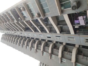 2 BHK Apartment For Sale in Hiraco Eminence, Mira Road