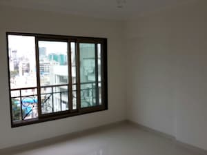 Room in 2 BHK Apartment at KL Vienna, Khar West – for Rent