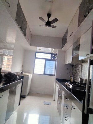 Team Area in 2 BHK Apartment at Highland Tower, Lokhandwala – for Rent