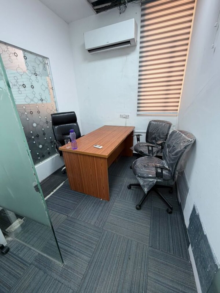 Team Area, sector 63 Commercial Office Space 750 Sq.Ft. In Sector 63 Noida 10611795