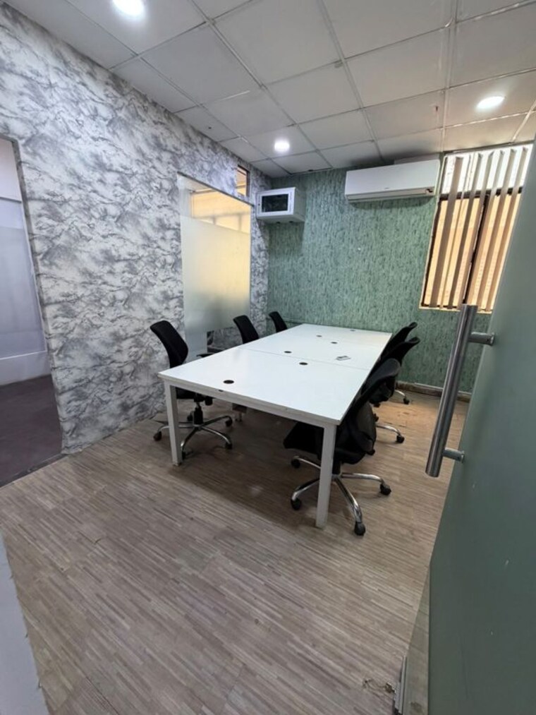 Team Area, sector 63 Commercial Office Space 750 Sq.Ft. In Sector 63 Noida 10611795