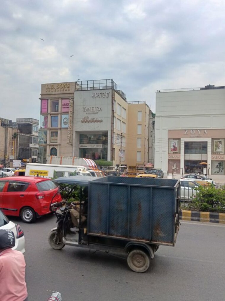 Exterior View, safdarjung enclave Commercial Showroom 7500 Sq.Ft. In Safdarjung Enclave Delhi 10608954