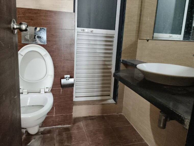 Bathroom, lokhandwala-spring-grove 2 Bedroom 750 Sq.Ft. Apartment In Kandivali East Mumbai 10611823