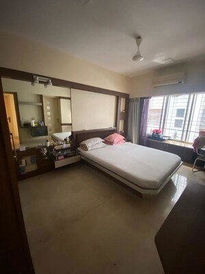 Bedroom in 2 BHK Apartment at Sabita Apartment, Khar West – for Rent