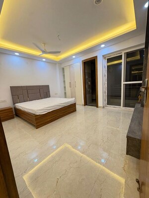 Living Room in 4 BHK Builder Floor at Sector 52 – for Rent