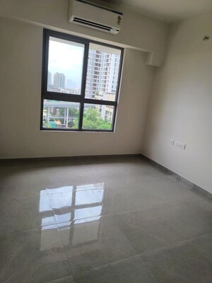 Room in 1 BHK Apartment at Piramal Vaikunth, Balkum Pada – for Rent