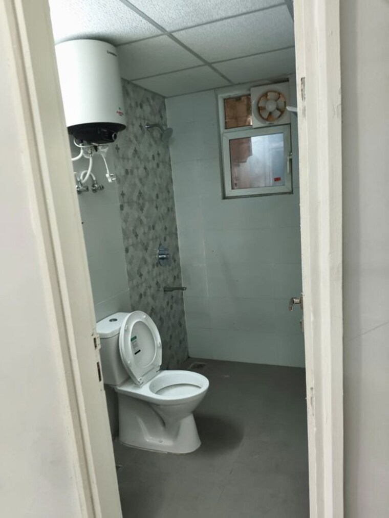Bathroom, signature-global-city 3 Bedroom 1700 Sq.Ft. Apartment In Sector 37d Gurgaon 10611835