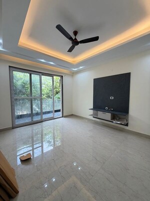 4 BHK Builder Floor For Rent in South City 1
