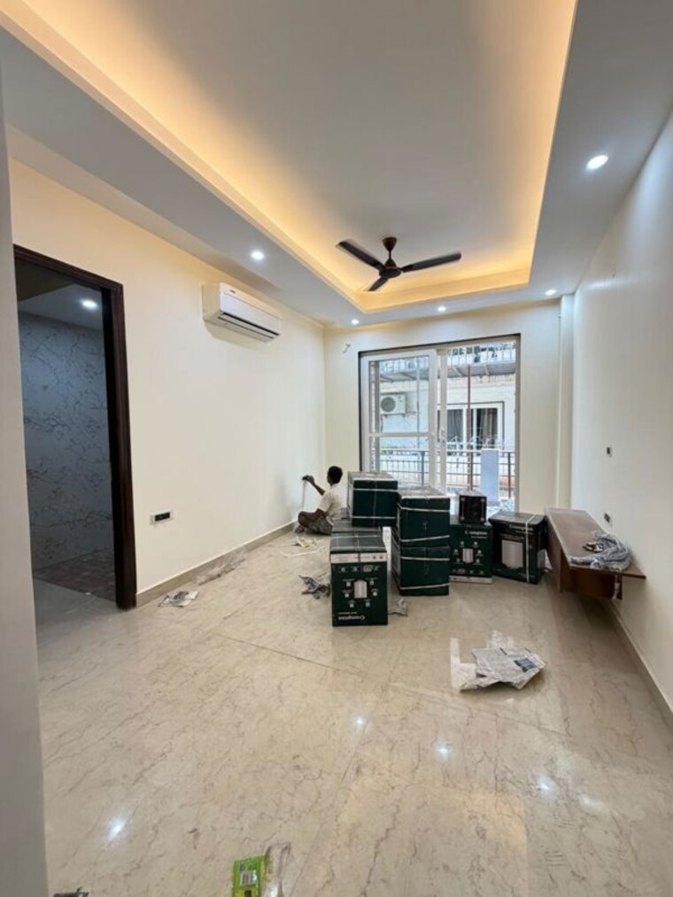  Parking, south city 1 4 Bedroom 460 Sq.Yd. Builder Floor In South City 1 Gurgaon 10611841