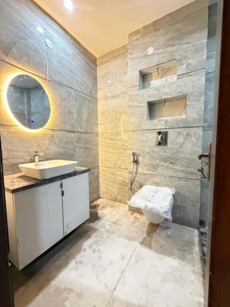 Bathroom, south city 1 4 Bedroom 460 Sq.Yd. Builder Floor In South City 1 Gurgaon 10611841