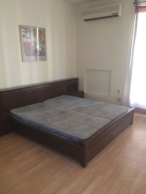 Room in 2 BHK Builder Floor at Sector 23 – for Rent