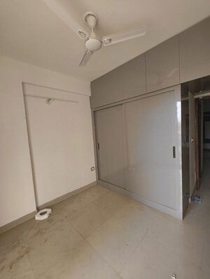 Room in 2.5 BHK Apartment at ROF Amaltas, Sector 92 – for Rent