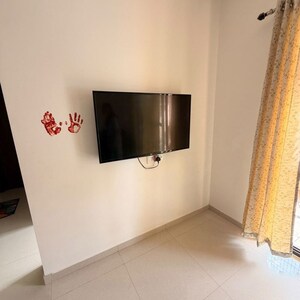 Room in 2 BHK Apartment at Shapoorji Pallonji Joyville Hadapsar Annexe, Hadapsar – for Rent