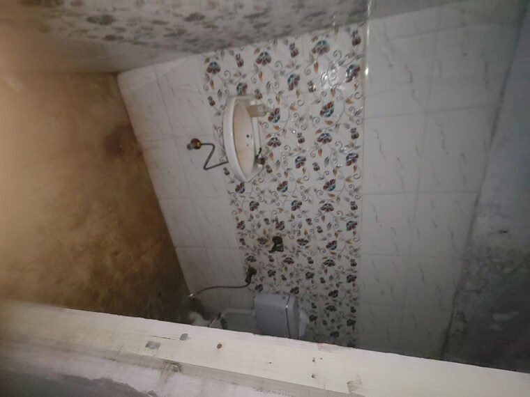 Bathroom, sector 63 Commercial Warehouse 2500 Sq.Ft. In Sector 63 Noida 10611834
