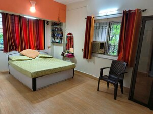Bedroom in 2 BHK Apartment at Santacruz West – for Rent