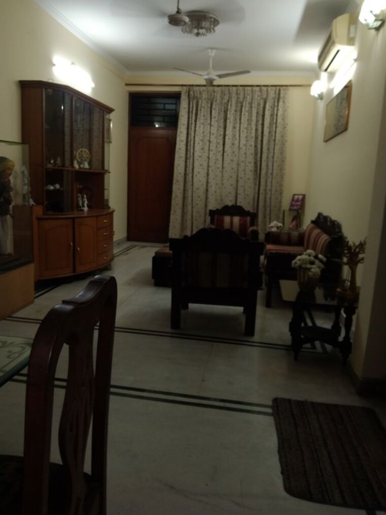 Living Room, sector 22 2.5 Bedroom 1200 Sq.Ft. Villa In Sector 22 Gurgaon 10611845