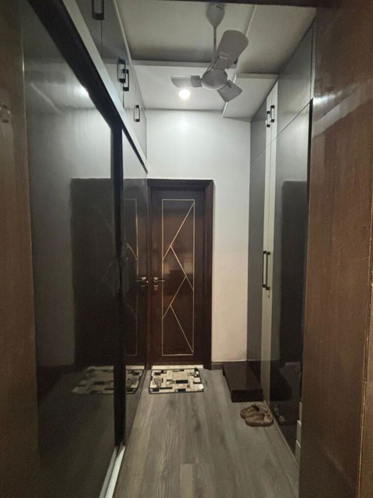 Bathroom, emaar-palm-gardens 3 Bedroom 1900 Sq.Ft. Apartment In Sector 83 Gurgaon 10611889