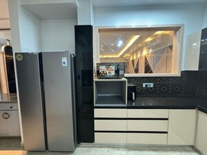 Furnished Amenities in 3 BHK Apartment at DLF The Primus, Sector 82a – for Sale