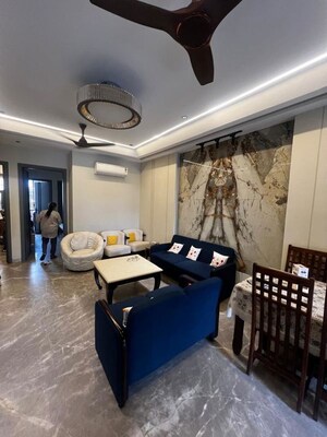 Team Area in 3 BHK Builder Floor at Rajouri Garden – for Rent