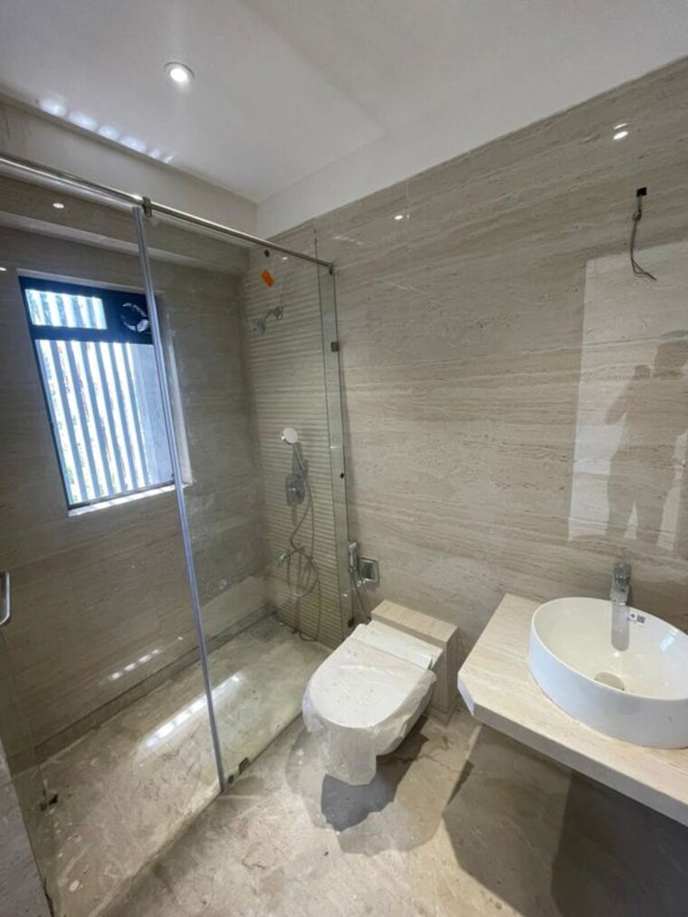 Bathroom, navkarmik-shiv-laj 2 Bedroom 850 Sq.Ft. Apartment In Santacruz West Mumbai 10611921