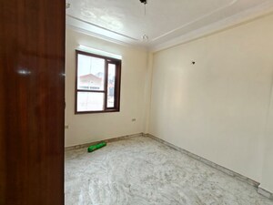 Room in 3 BHK Builder Floor at Rajouri Garden – for Rent