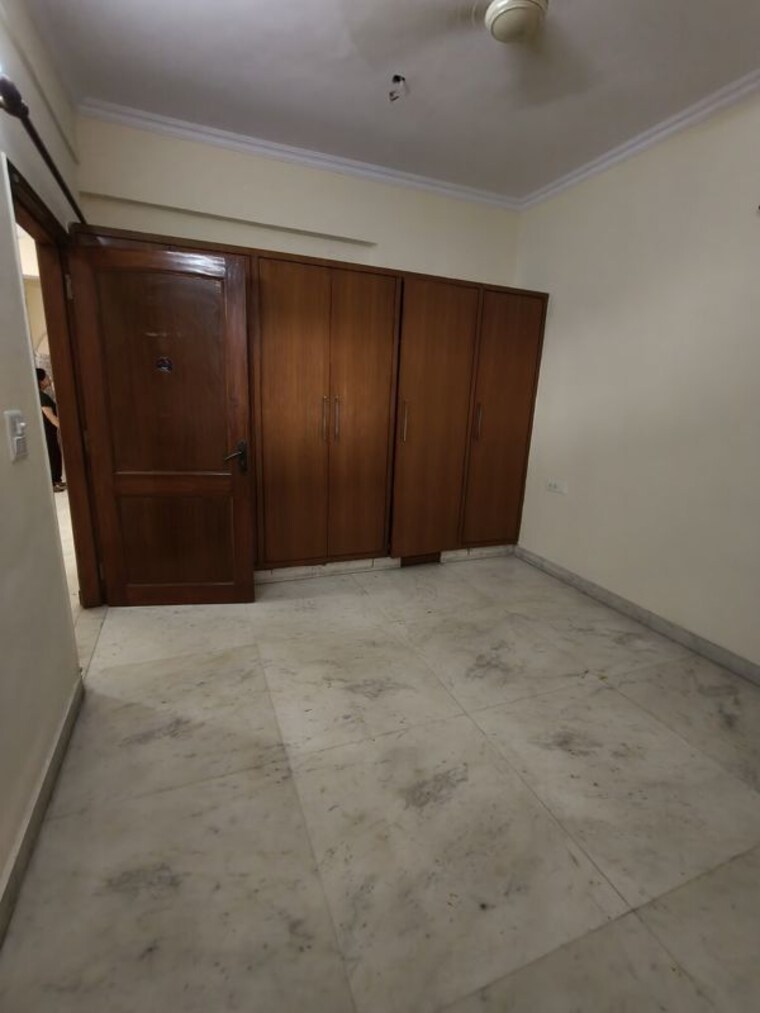 Room, sector 52 2 Bedroom 112 Sq.Mt. Independent House In Sector 52 Noida 10611953